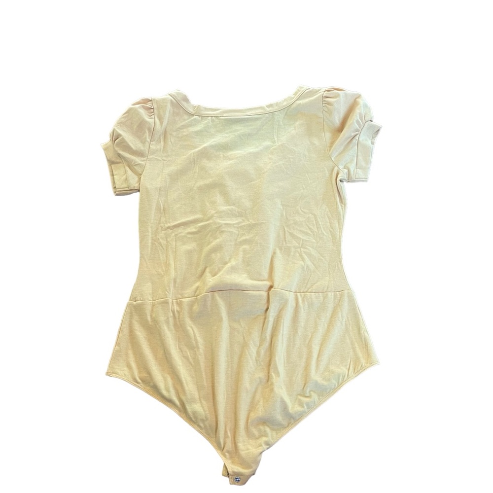 Metro Style Women’s Yellow Medium Button Ruffle Bodysuit Shirt Short Sleeve - Picture 8 of 8